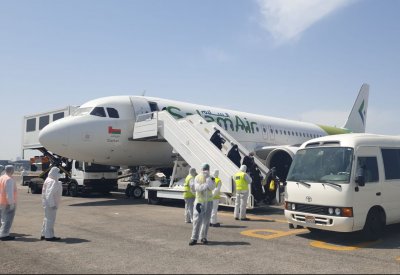 وصول اول دفعة من القادمين من ايران.. وإخضاعهم لفحوص طبية