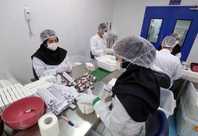 كورونا يرهق مستشفيات إيران.. رفض مصابين جدد