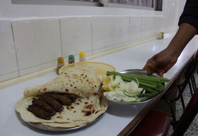 "قط تريقت تكة وكباب؟".. خوش ريوق وعشاقه كثيرون