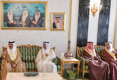 جلالة الملك يقدم التعازي في وفاة الشيخ عيسي بن راشد