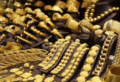 الذهب يهبط 4%؛ والبلاديوم يواجه أسوأ أسابيعه على الإطلاق