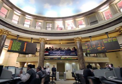 بورصة مصر تعلق التداول تحت ضغط الخسائر