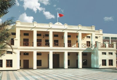 الأمانة العامة للمحكمة الدستورية تطبق سياسة العمل من المنزل للأم العاملة