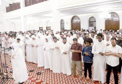 الأوقاف السنية: تعليق اقامة صلاة الجماعة والجمعة في جميع المساجد