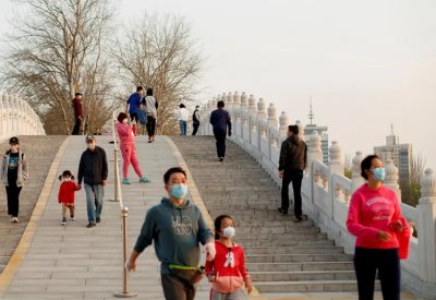 تخفيف القيود على معقل كورونا بالصين وانحسار بكوريا الجنوبية