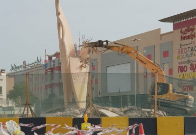 وزارة الأشغال: إزالة نصب الفخار في عالي بحسب الأعمال المخطط لها ضمن مراحل تطوير شارع الشيخ زايد
