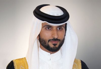 ناصر بن حمد يشيد بالرعاية الأبوية التي يحظى بها الأيتام من جلالة الملك