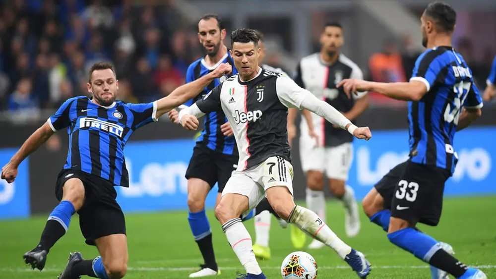 بسبب "كورونا".. الدوري الإيطالي مهدد بالإلغاء