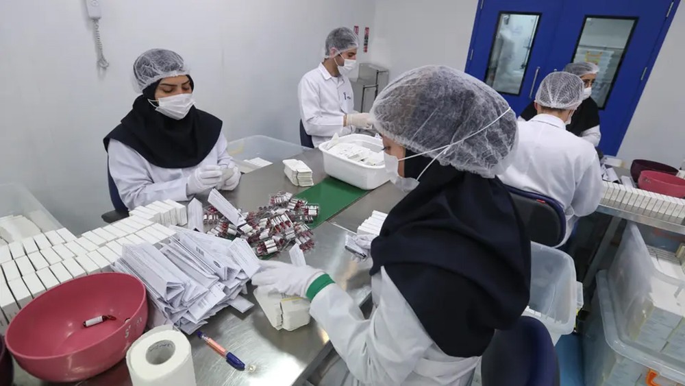 كورونا يصيب إيران في مقتل.. إصابة رئيس الطوارئ الطبية