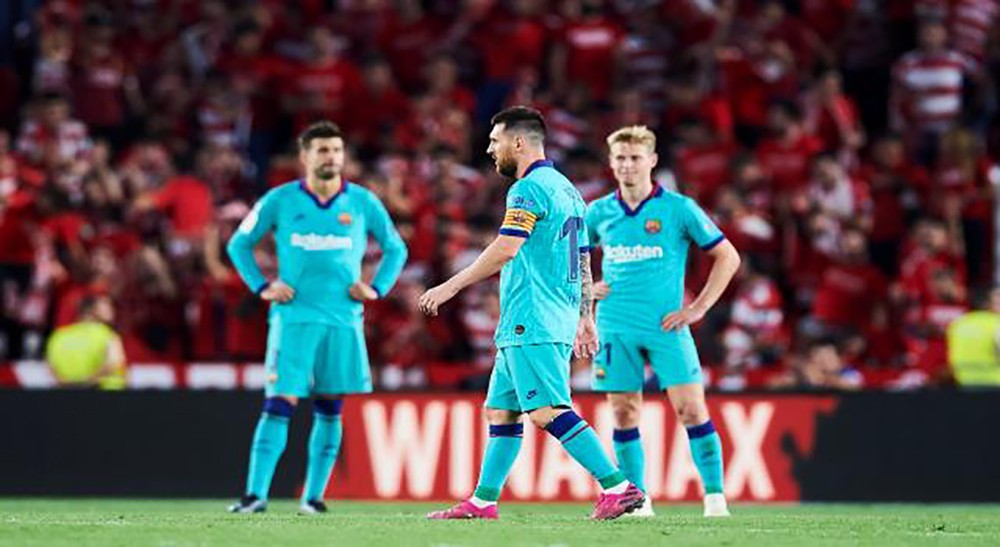 8 أزمات يعشها برشلونة بعد الكلاسيكو