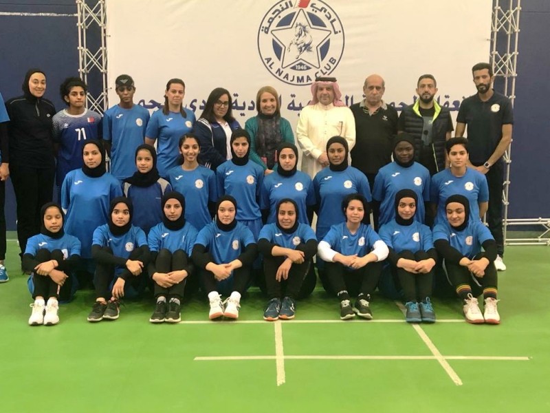 نادي النجمة يشهر فريقا نسائيا لكرة اليد 