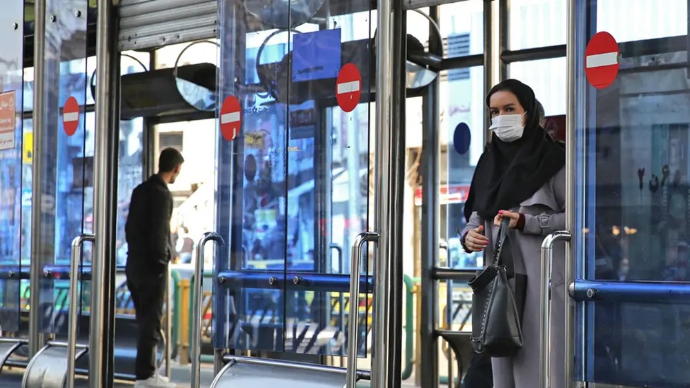 21 وفاة جديدة بينهم نائبة.. 5823 مصابا بكورونا في إيران