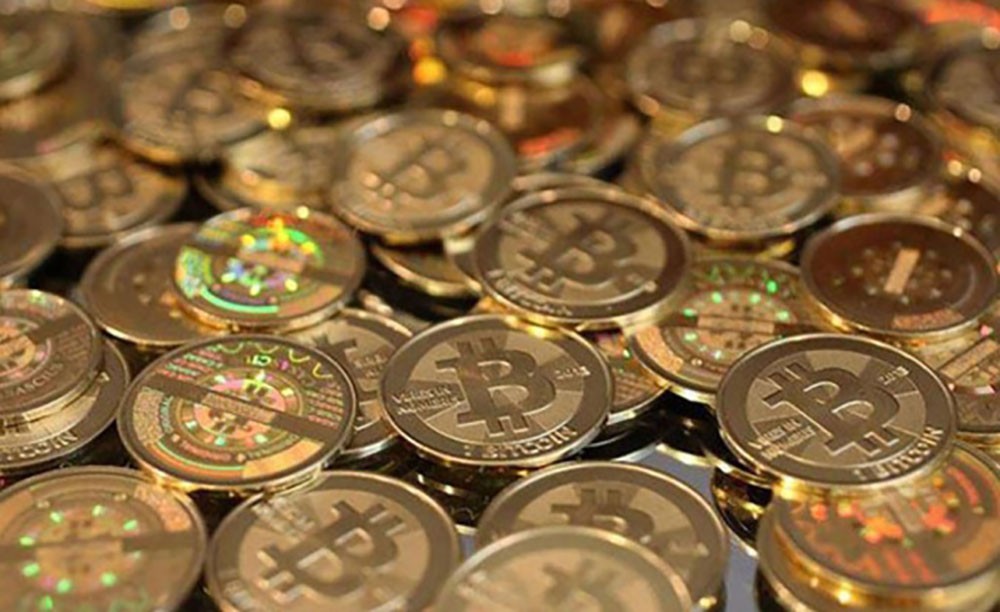 هبوط أسعار عملات بيتكوين وريبل ولايتكوين المشفرة وارتفاع إثريوم