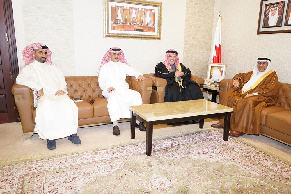 وزير العدل يستقبل رئيس الأوقاف الجعفرية