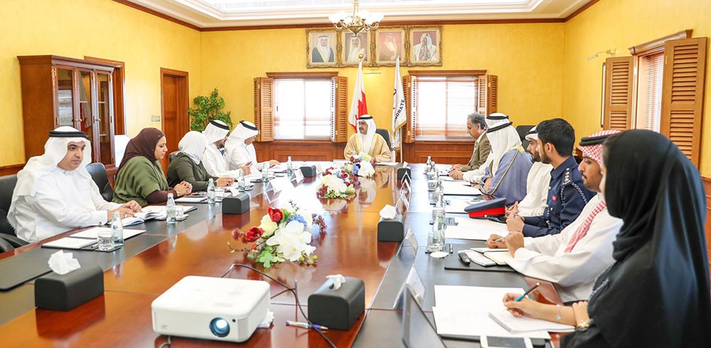 سمو محافظ الجنوبية يتابع الاحتياجات التنموية والخدمية للمواطنين ويؤكد عل تعزيز السلامة بالطرق