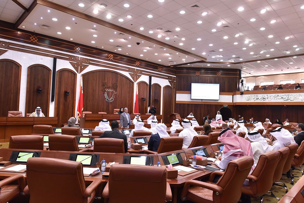 "تشريعية النواب" يوافق على إيقاف توظيف الأجانب في الوزارات