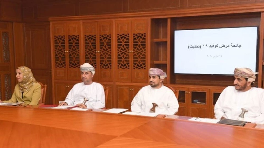 عُمان تمنع الدخول لأراضيها.. وتوقف إقامة صلاة الجمعة