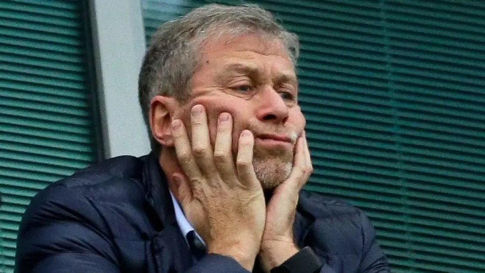 مالك تشيلسي يفقد 2.4 مليار بسبب كورونا