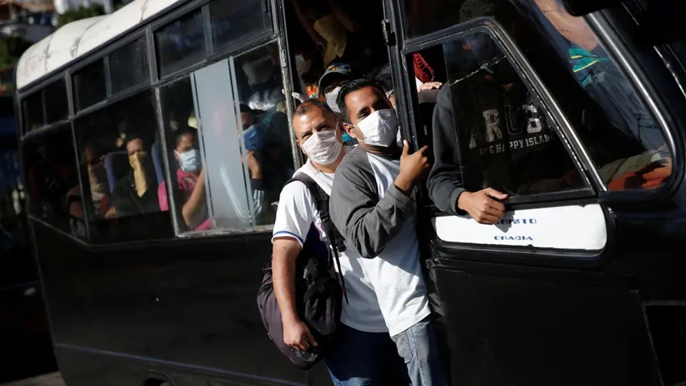 فنزويلا تحت "الحجر الصحي".. 33 إصابة بكورونا