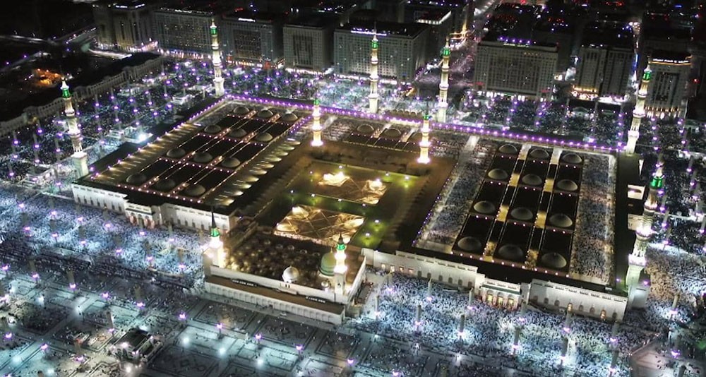 السعودية تحظر الصلاة في المساجد باستثناء الحرمين بسبب كورونا