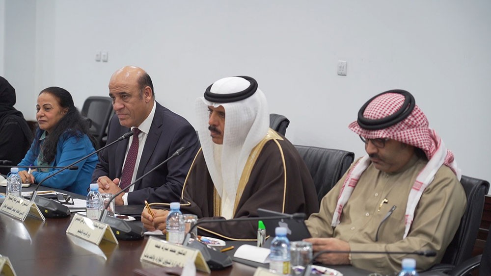 خدمات النواب توافق على اقتراح برغبة للتعلم عن بعد