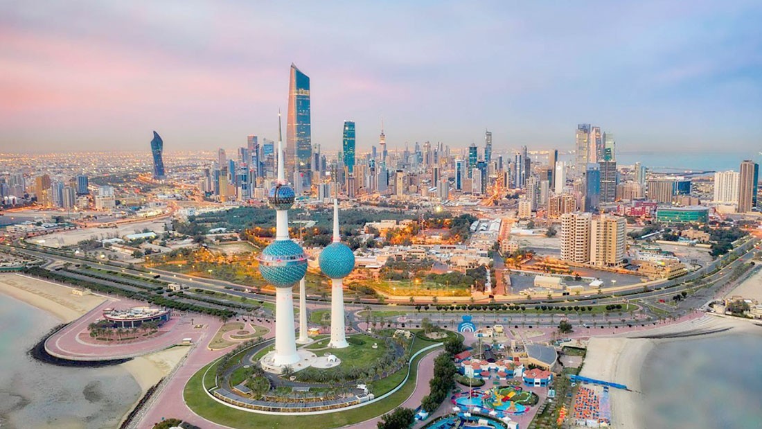 الكويت تفرض حظر التجوال الجزئي 