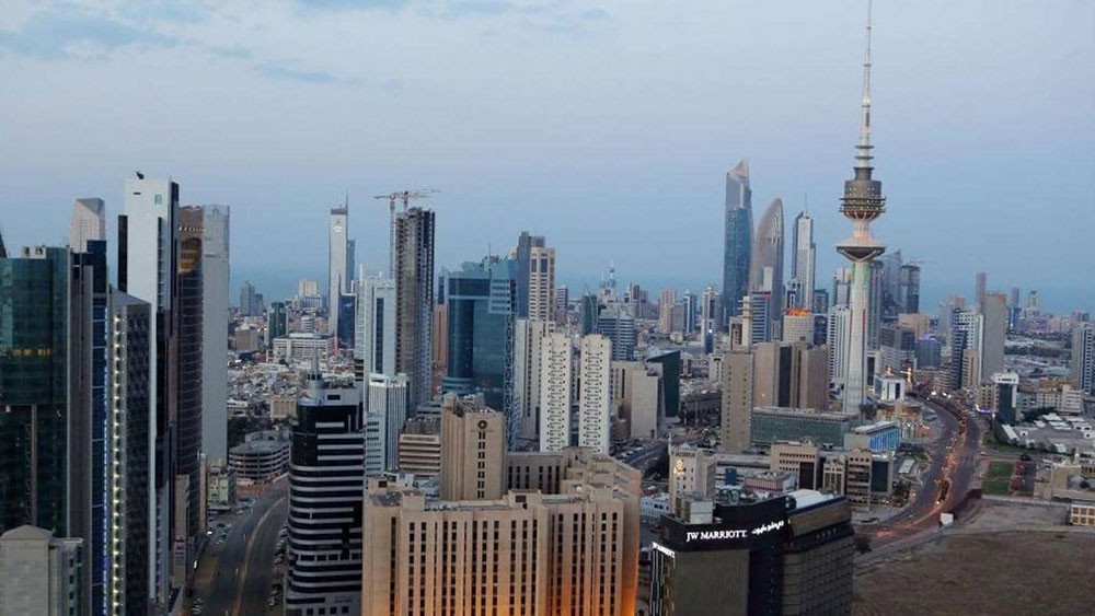 الكويت.. عقوبات رادعة بسبب كورونا وسحب أدوية من الأسواق