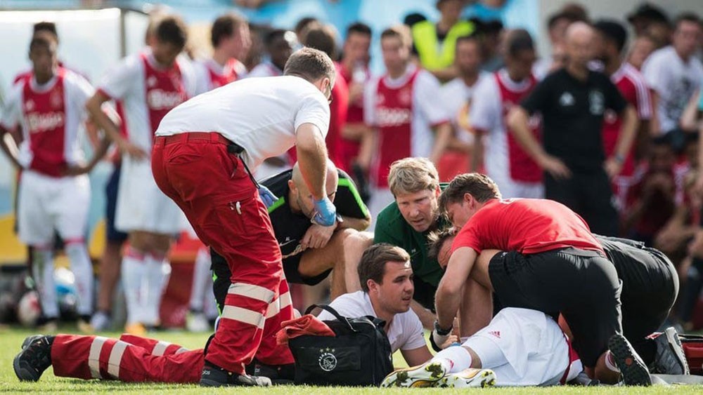 نوري لاعب أياكس يستفيق من غيبوبته بعد قرابة 3 أعوام
