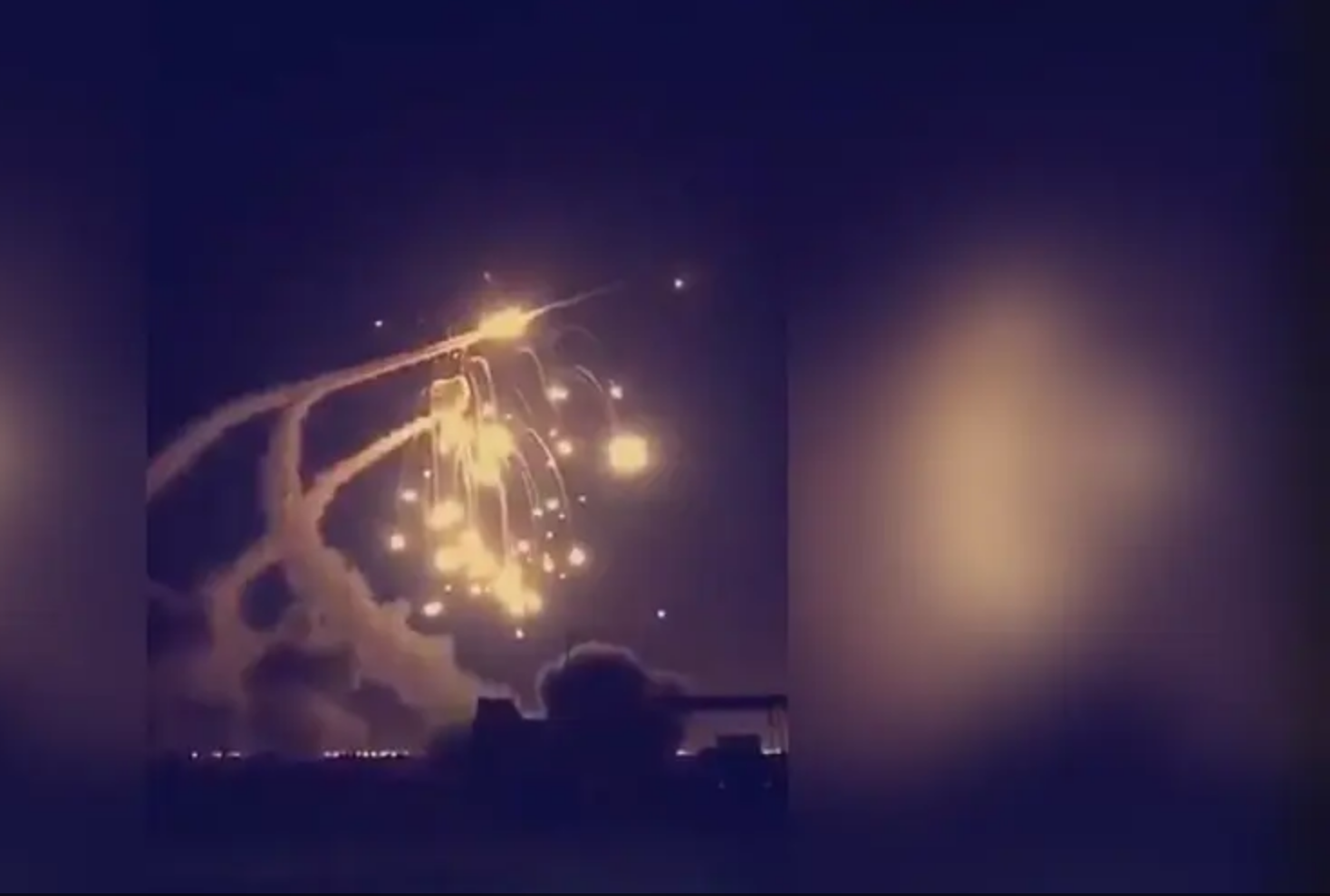 الدفاعات الجوية السعودية تعترض صاروخين في سماء الرياض