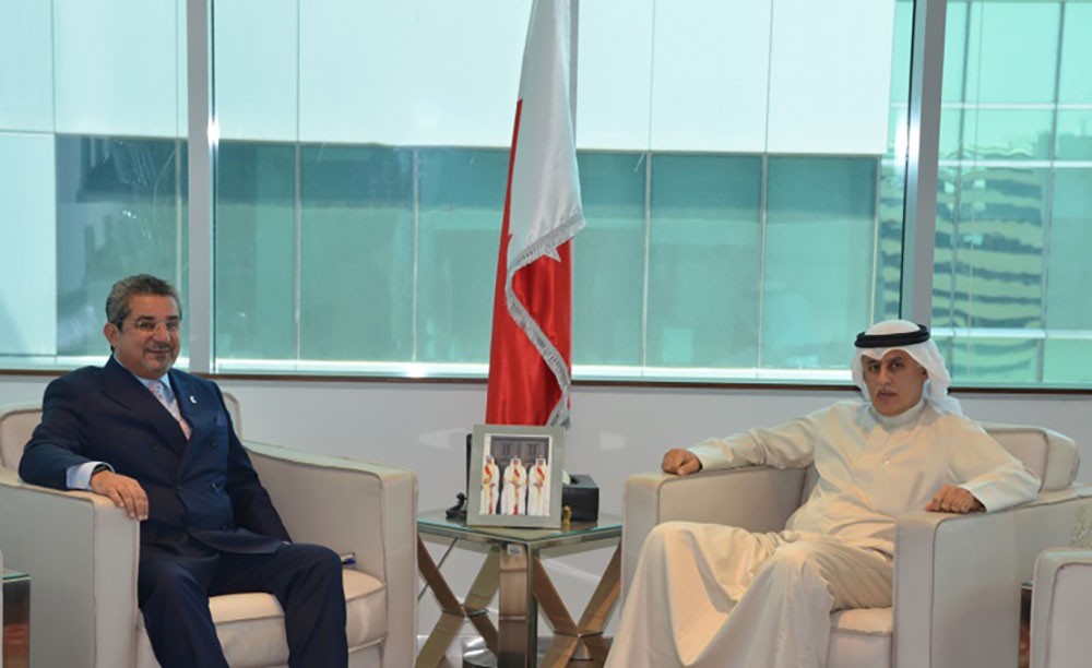 وزير الصناعة يطمئن المواطنين بتوافر المخزون الغذائي