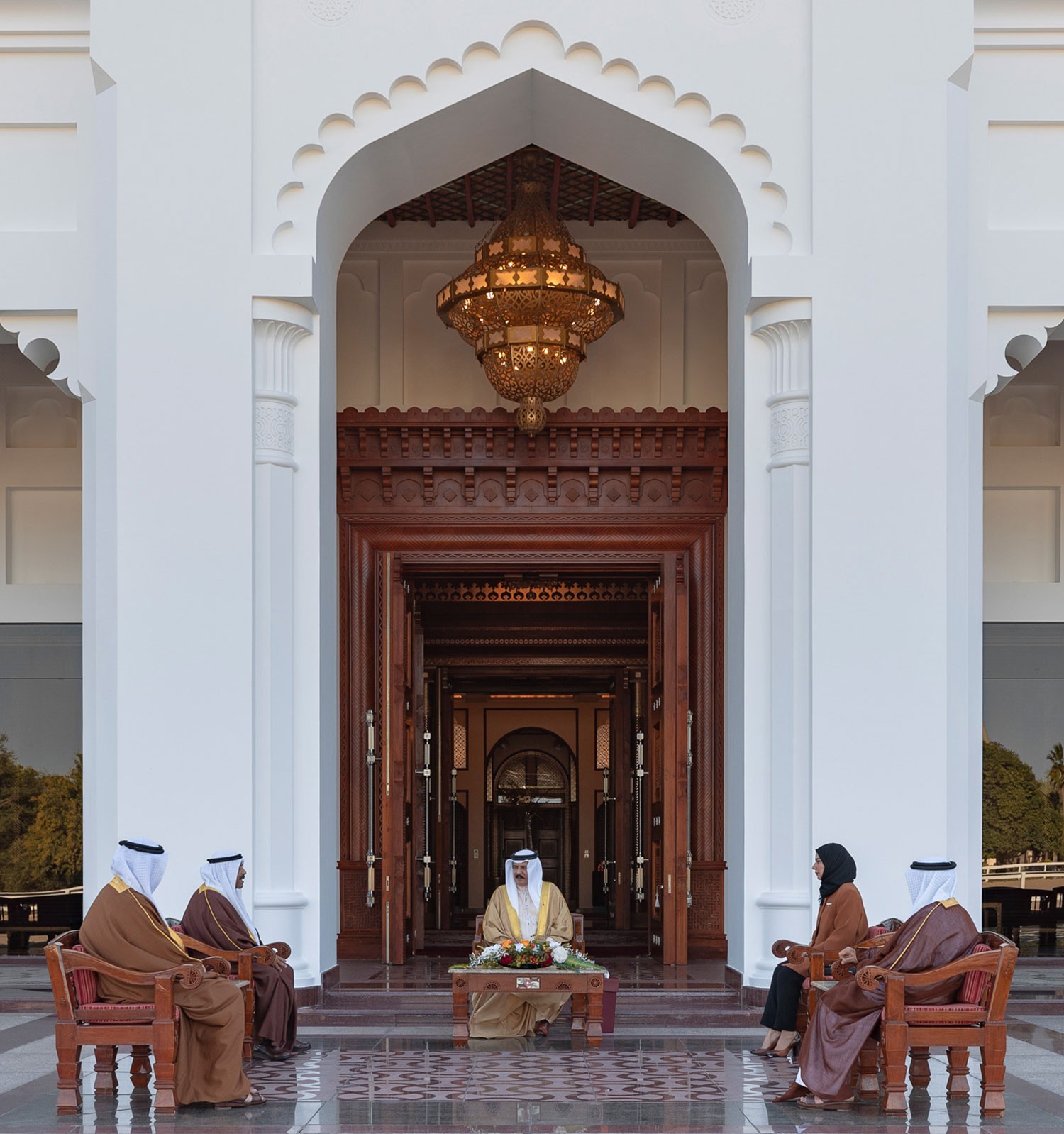 جلالة الملك يستعرض مع رئيسي الشورى والنواب الأوضاع الصحية الراهنة ومتطلبات المرحلة المقبلة