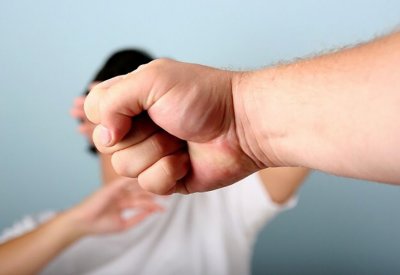 ازدياد حالات العنف المنزلي في أوروبا بسبب الحجر الصحي