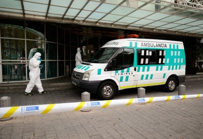 رقم قياسي جديد للموت في إسبانيا.. 900 وفاة بكورونا