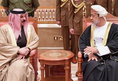 جلالة الملك في إتصال هاتفي مع سلطان عمان يستعرض الجهود المبذولة للتصدي لانتشار جائحة كورونا