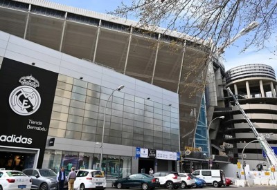 ريال مدريد يعلن موافقة اللاعبين والمدربين على خفض الأجور