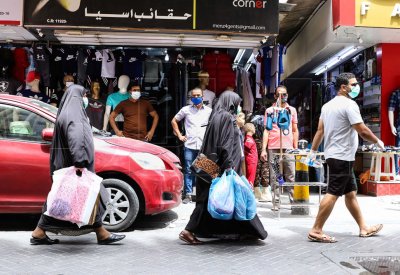 بالصور: الالتزام بالكمامات في البحرين 10 على 10