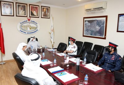 محافظ العاصمة يعقد اجتماعا تنسيقيا لبحث آلية تخفيف كثافة العمالة الأجنبية في مناطق سكنهم