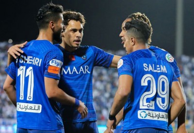 الهلال يعلن تخفيض رواتب اللاعبين بنسبة 50%