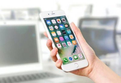 هكذا يساعدك آيفون أثناء العمل من المنزل