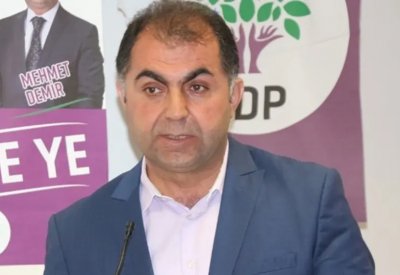 رئيس بلدية معزول بتركيا: استقالة وزير الداخلية "مسرحية"