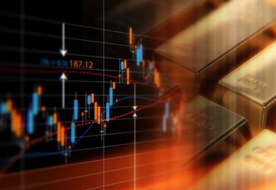 الذهب يتراجع بفعل قوة الدولار ومبيعات لجني أرباح