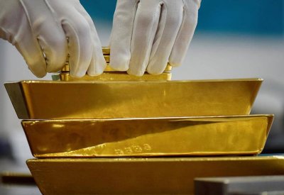 الخطة الأميركية لإعادة فتح الاقتصاد تهبط بأسعار الذهب