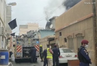 بسبب سيارة متوقفة أمامه.. الدفاع المدني يخمد حريق اندلع بمنزل في الديه