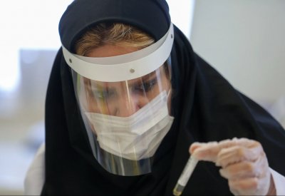 صراع في إيران حول أجهزة كورونا.. واتهامات للحرس والصحة