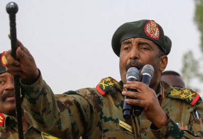 البرهان يتهم أحزاباً بتشكيل خلايا في الجيش السوداني