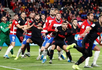 طبيب إسباني ينصح بتعقيم "الكرات" عند استئناف الدوري