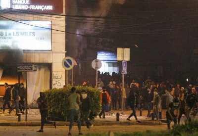 التظاهرات تتجدد شمال لبنان.. ومواجهات الأمس تخلف قتيلاً