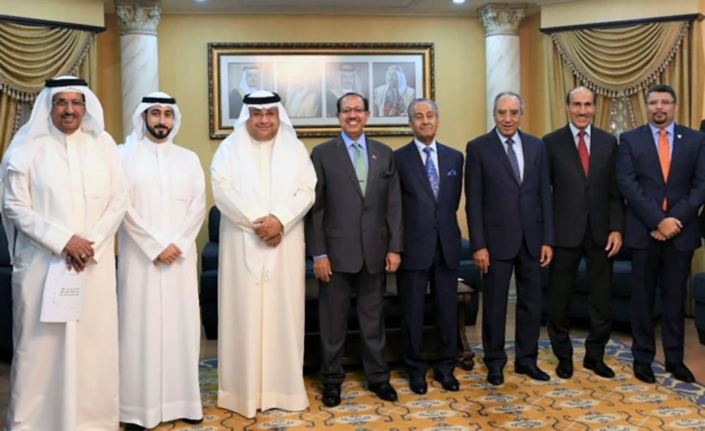"مالية الشورى" توصي بالموافقة على دفع رواتب المواطنين البحرينيين العاملين في القطاع الخاص لمدة ثلاثة أشهر