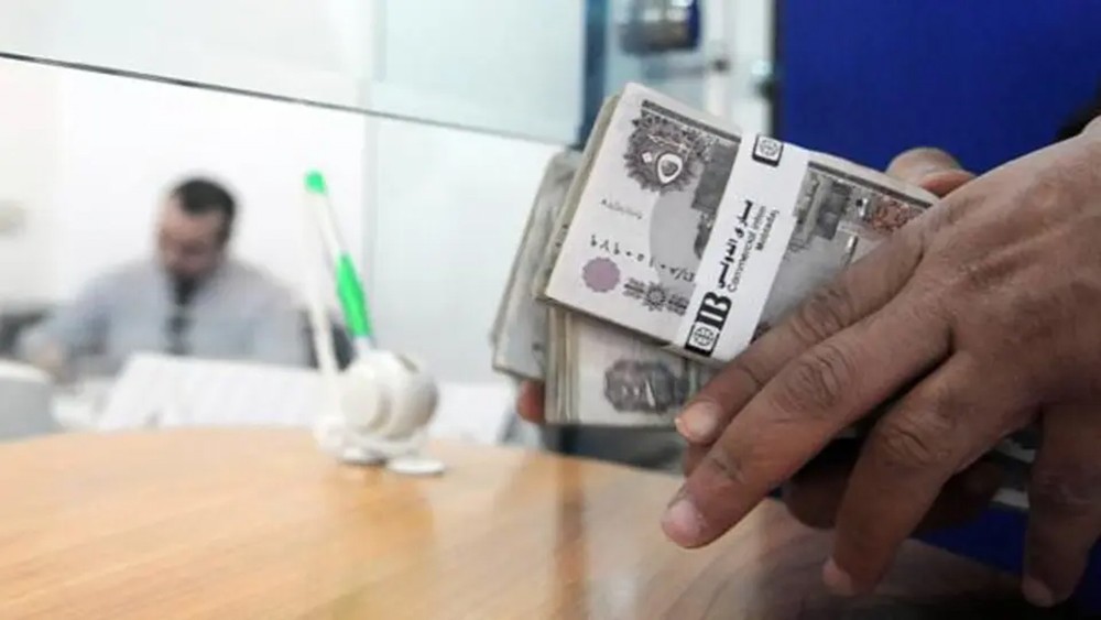 توقعات بأزمة وشيكة للجنيه.. ومصر تحدد اليوم مصير الفائدة