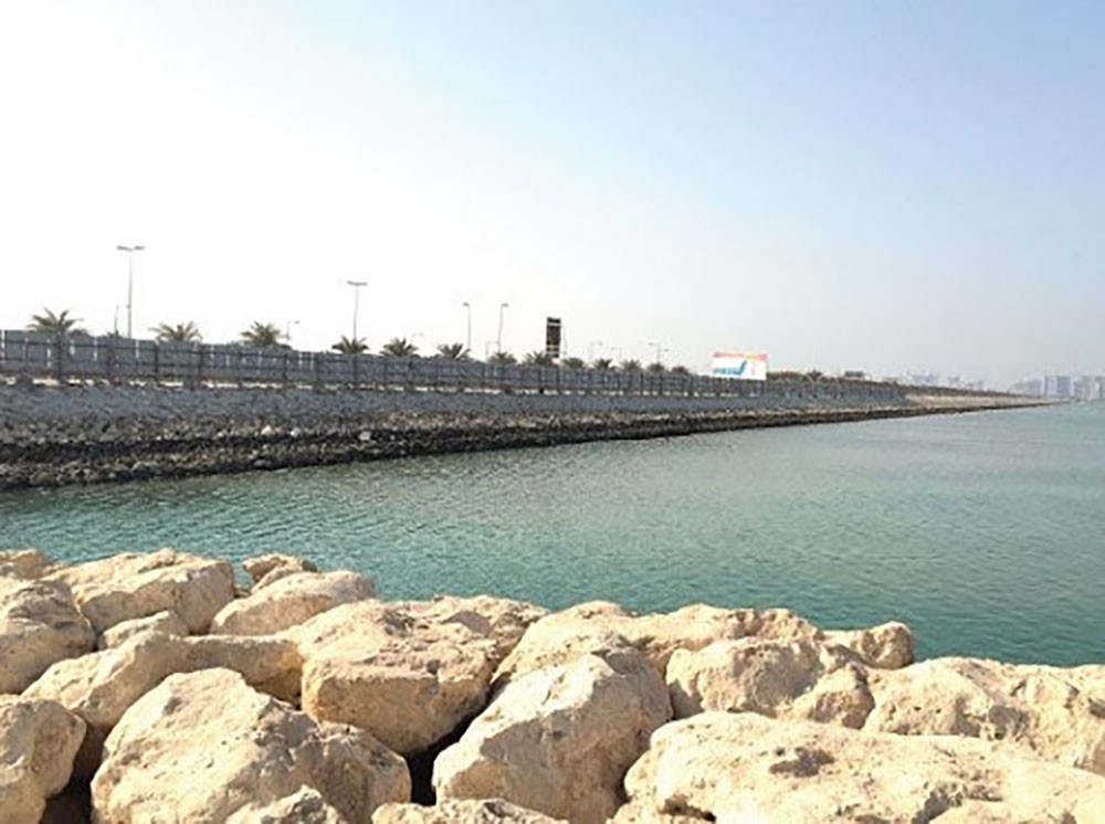 خلف: مشروع كورنيش قلالي في عهدة "السياحة"
